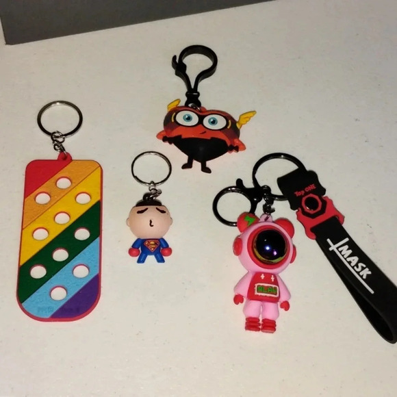Random keychain lot - Picture 2 of 2